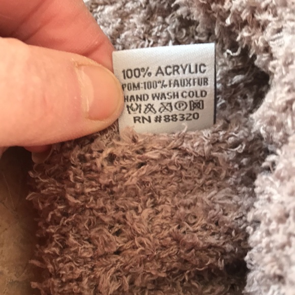 C.C women’s fuzzy fur pom beanie - Picture 7 of 9